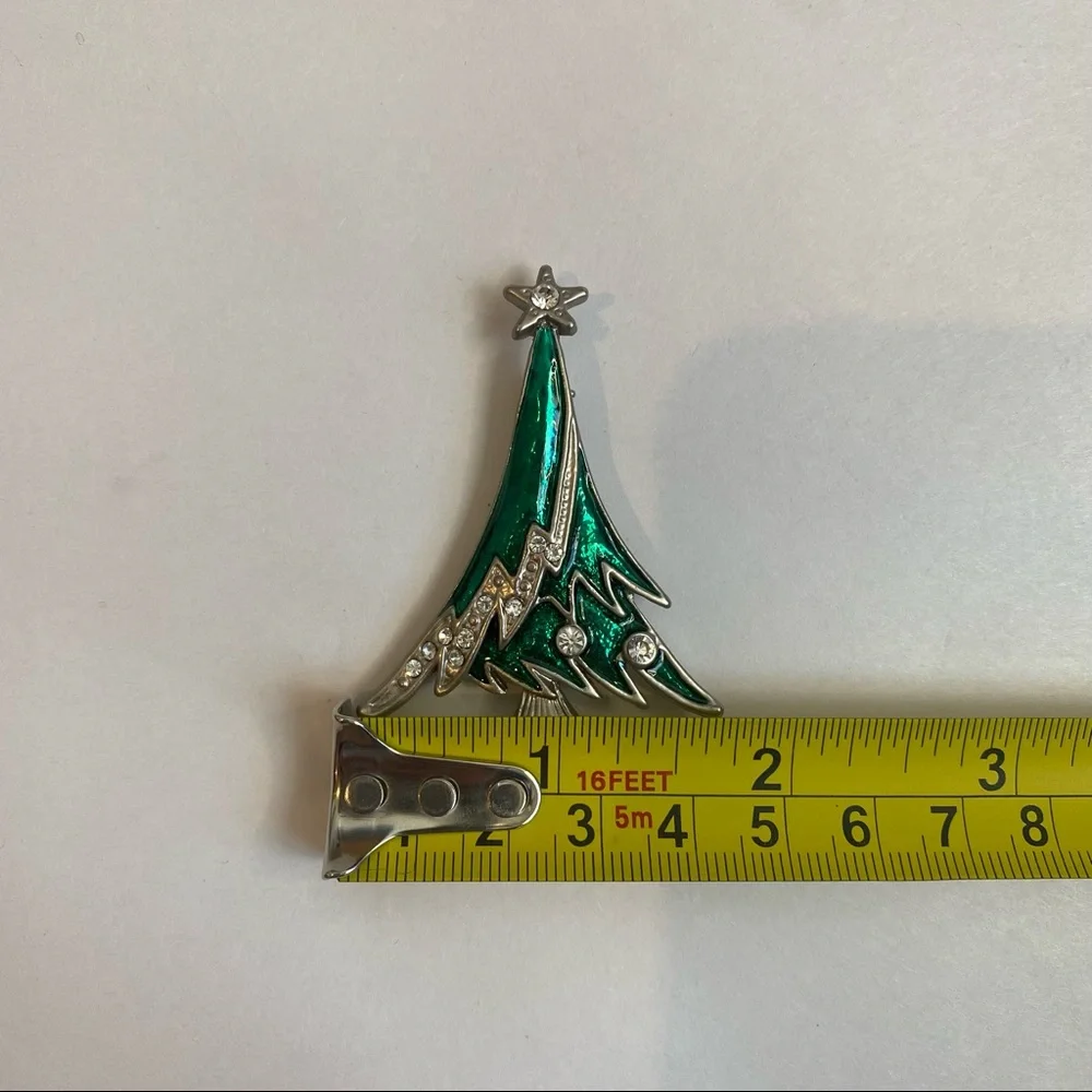 Vintage forest green‎ enamel and silver Christmas tree brooch pin